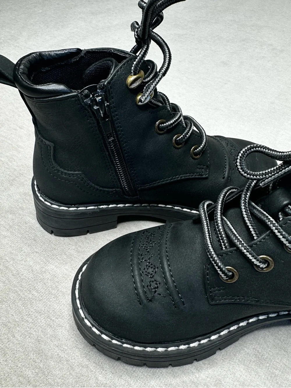 Dream Pairs Girls Black Lace-Up Ankle Boots with Star Stitching